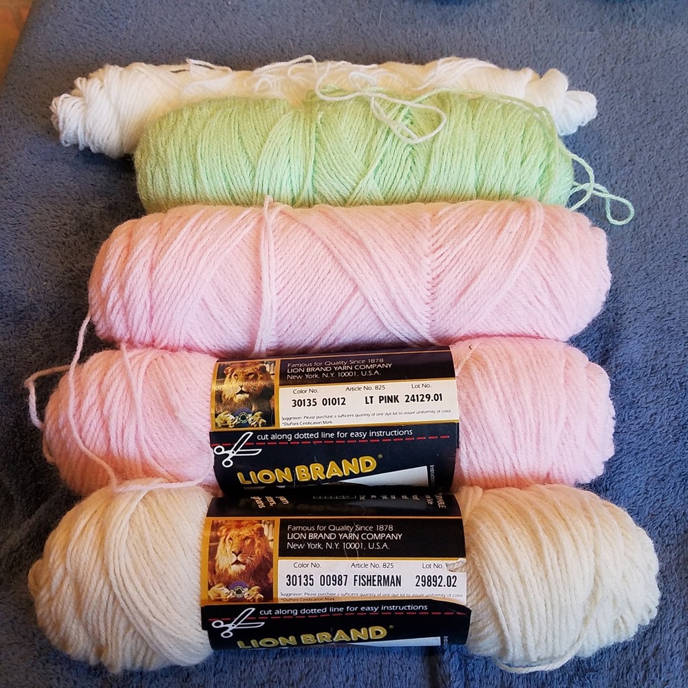 Lion Brand Yarn Lot 5 Skeins Pink Fisherman Green White Excellent Acrylic 825